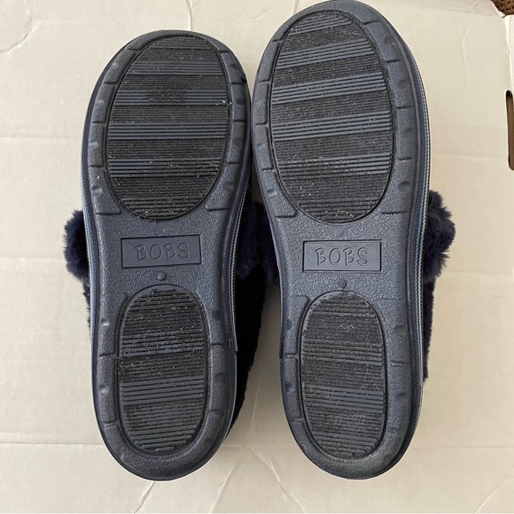 SKECHERS BOBS WOMENS SLIPPERS“Too Cozy Movie Night” Raining Cats and Dogs Design - Picture 7 of 9